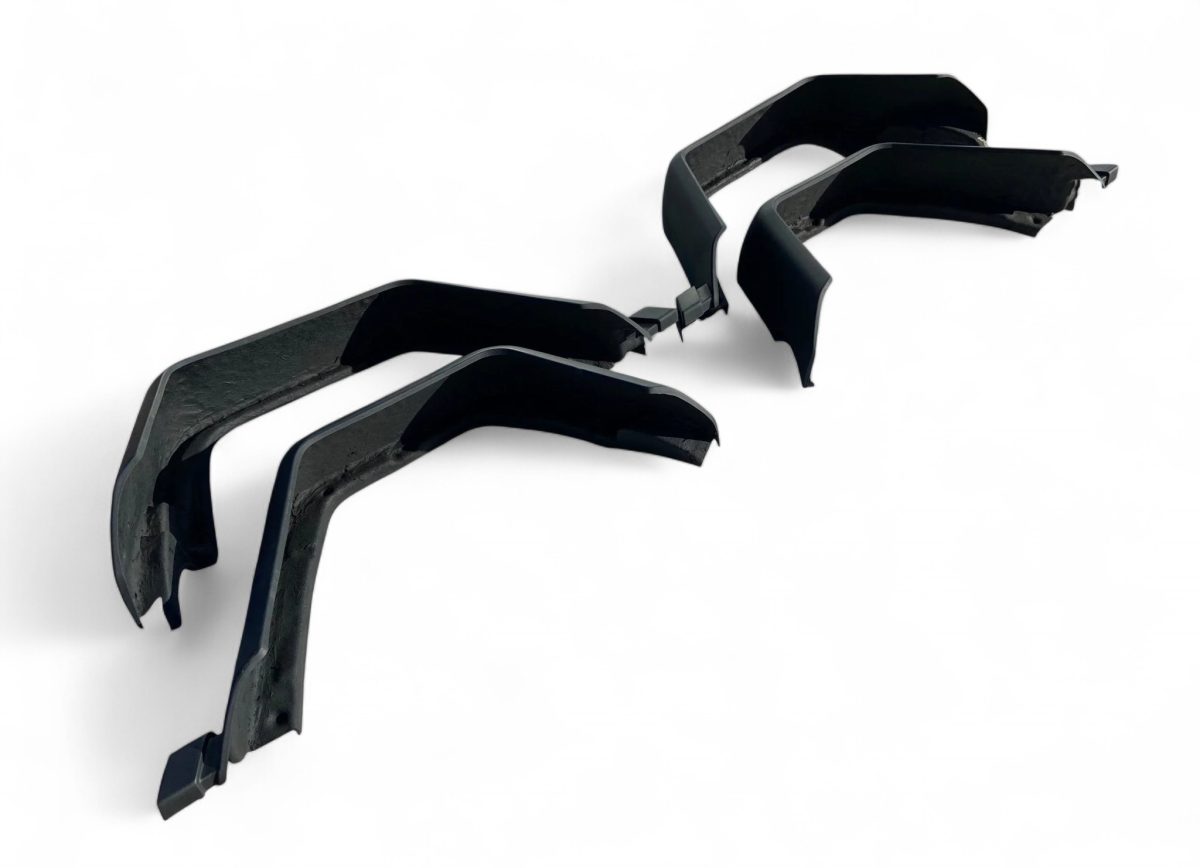 Kubay Design fiberglass wide fenders installed on Mercedes G-Class W463 – lightweight off-road upgrade.
