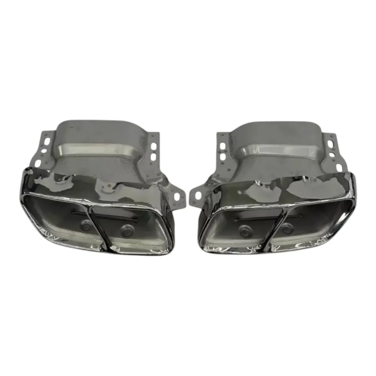 Sport exhaust tip pair for AMG-style kit – detail