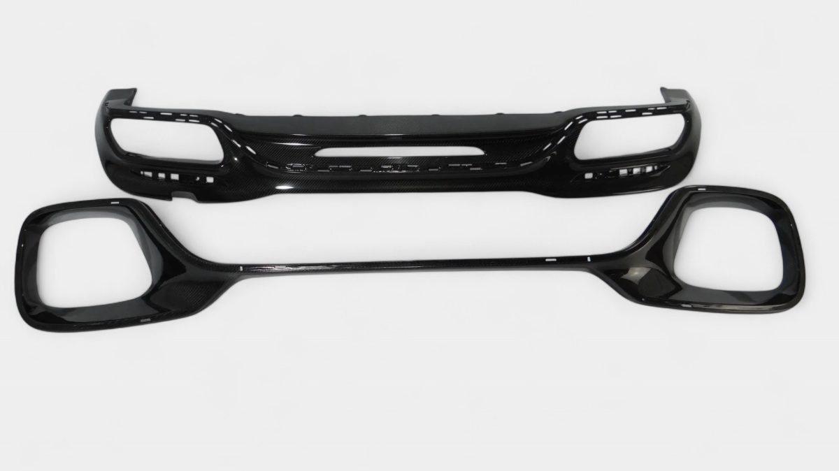Front carbon diffuser for S-Class W222 – product photo