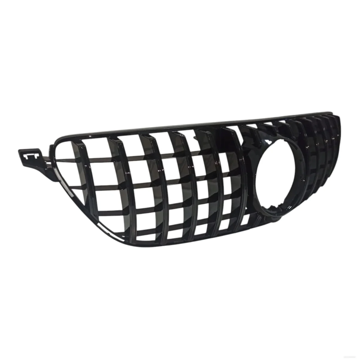 Panamericana-style grille for GLE 2015–2018 – angled shot