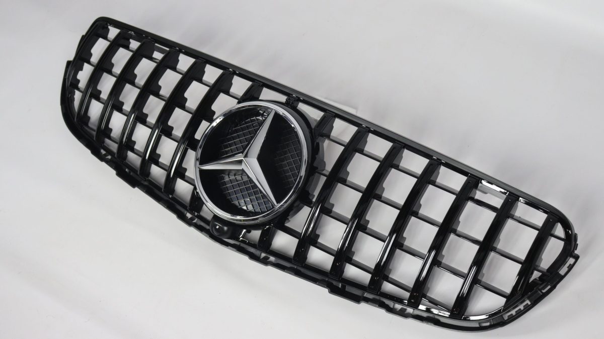 All black front grille Mercedes GLC