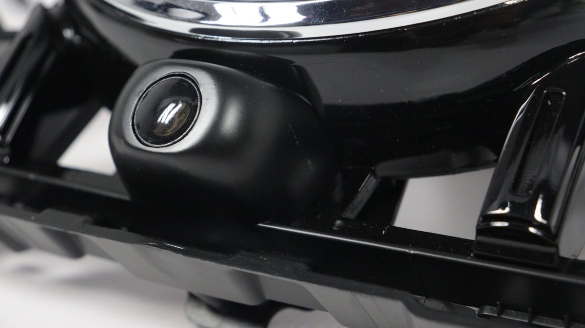 Black vertical slat grille Mercedes SUV