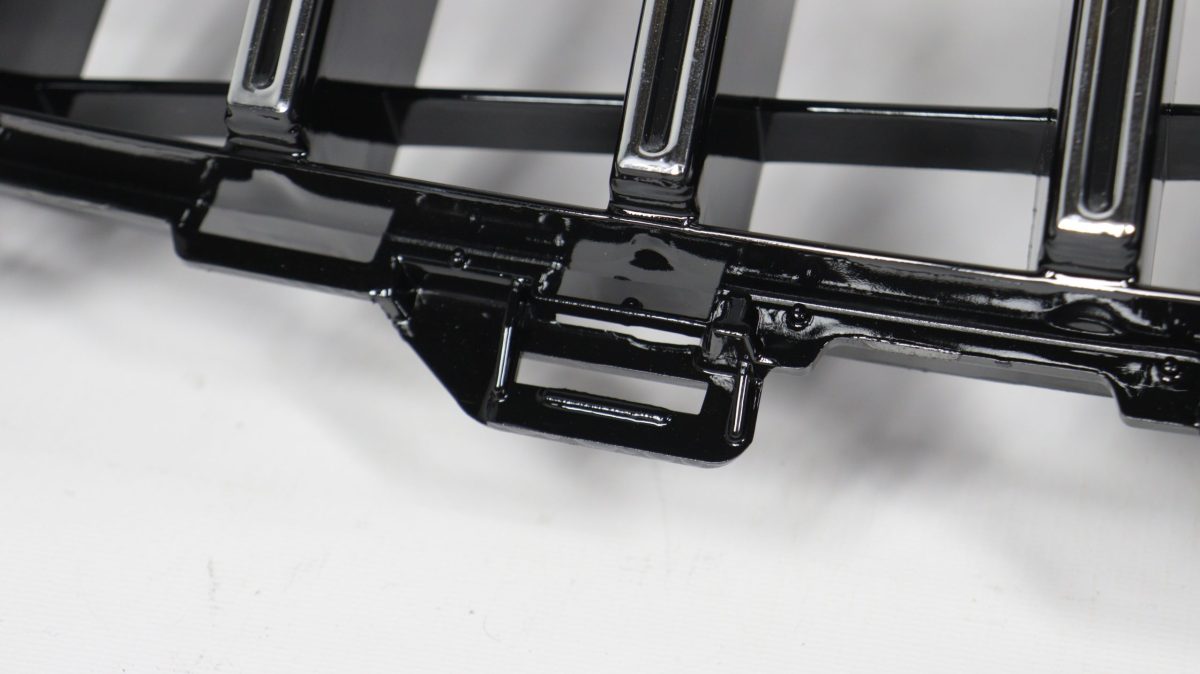 Mercedes W213 front grille chrome black