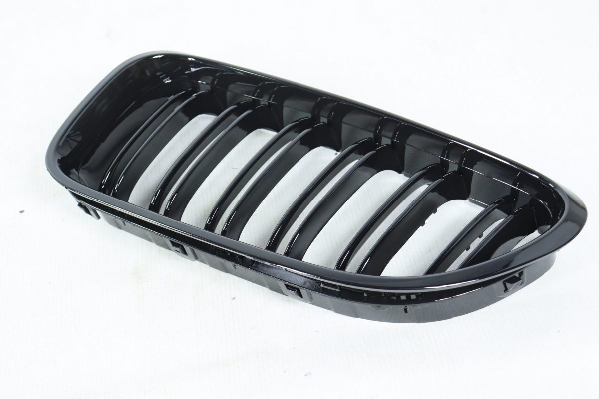 M-inspired gloss front grilles F12