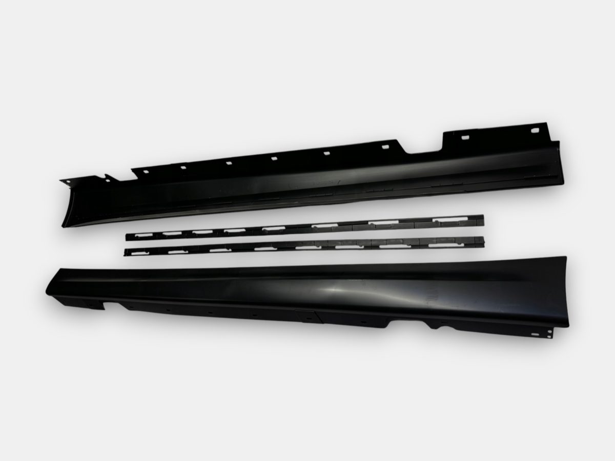 BMW E90 sporty side skirts