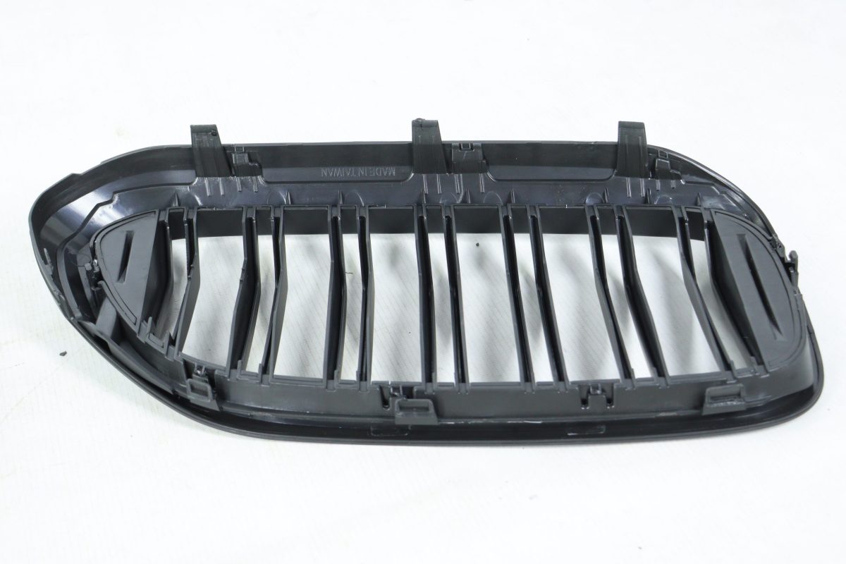 BMW G30 black matte M grilles