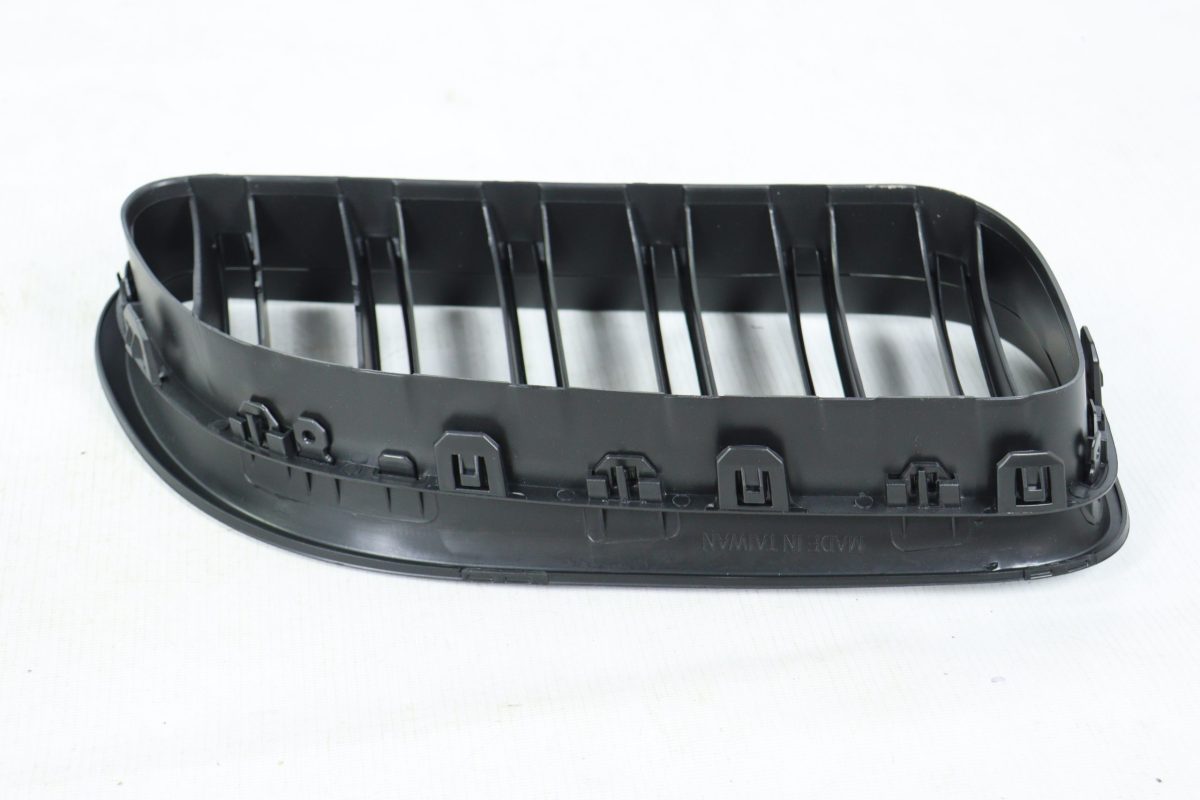 Aggressive matte grille BMW F13