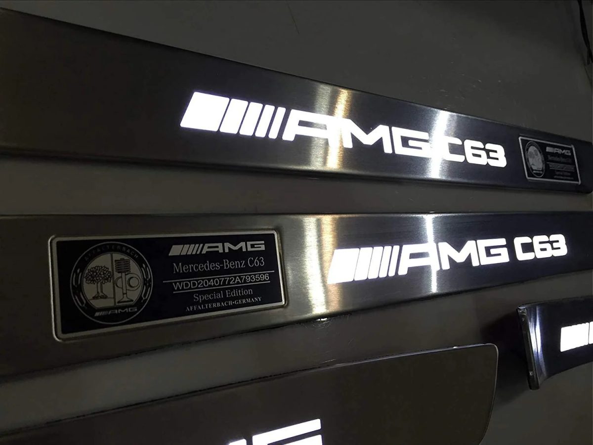 White light glowing entry sill – night effect
