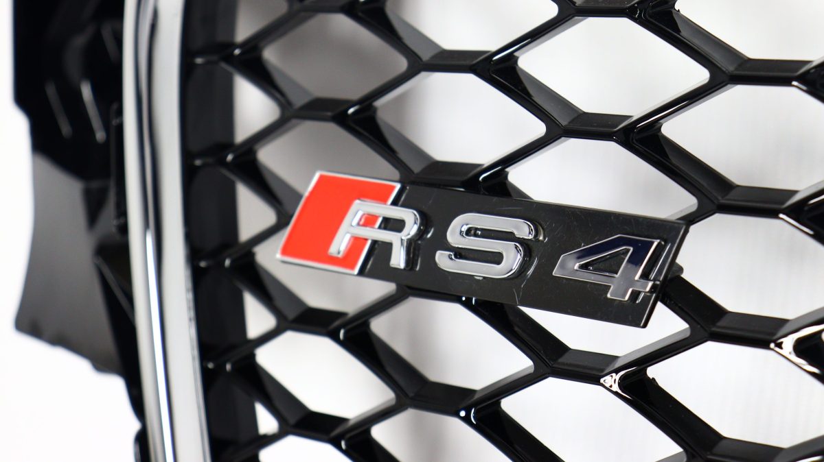 Audi A4 2007 2011 RS4 chrome grille