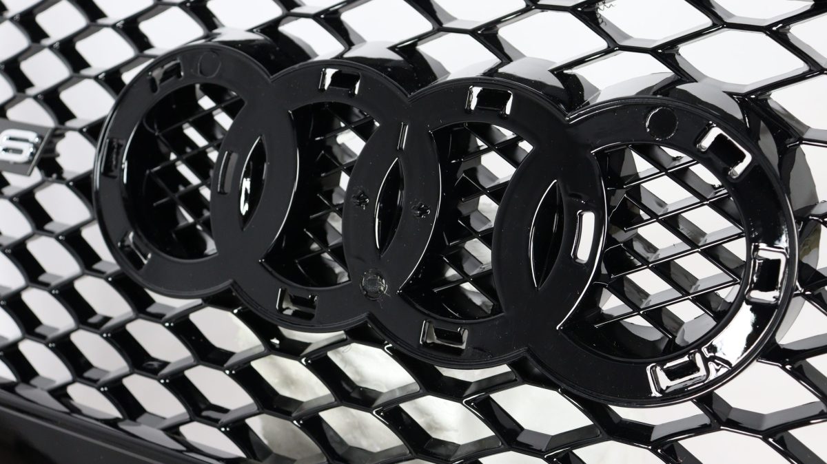 Audi A6 black radiator grille upgrade