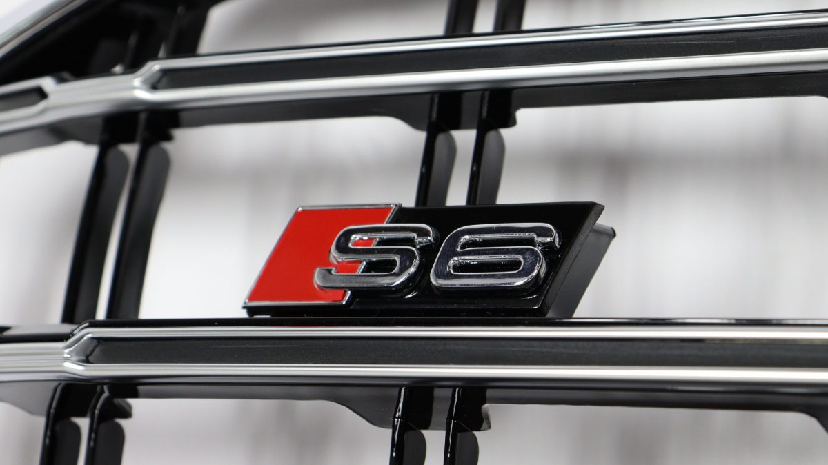 Audi A6 premium chrome grille