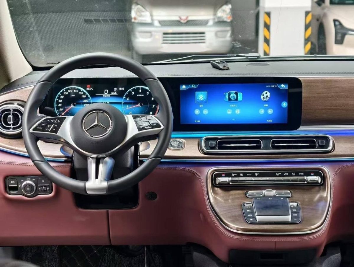 Mercedes V-Class W447 interior dashboard structure