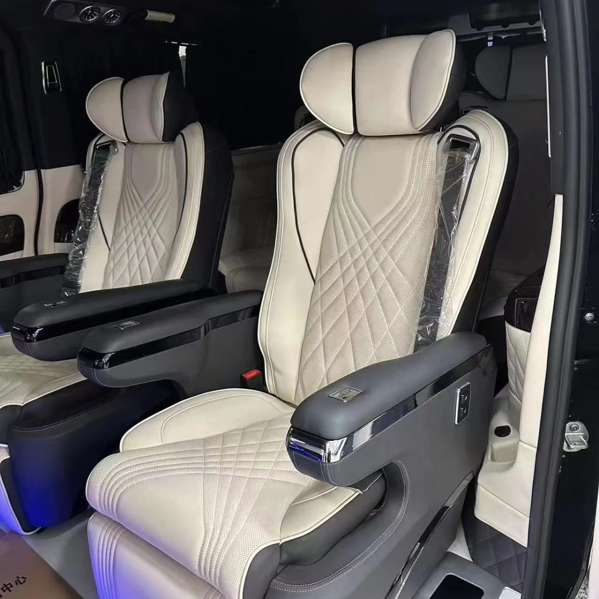 Executive VIP armchair for Mercedes-Benz Vito W447 with electric leg rest
