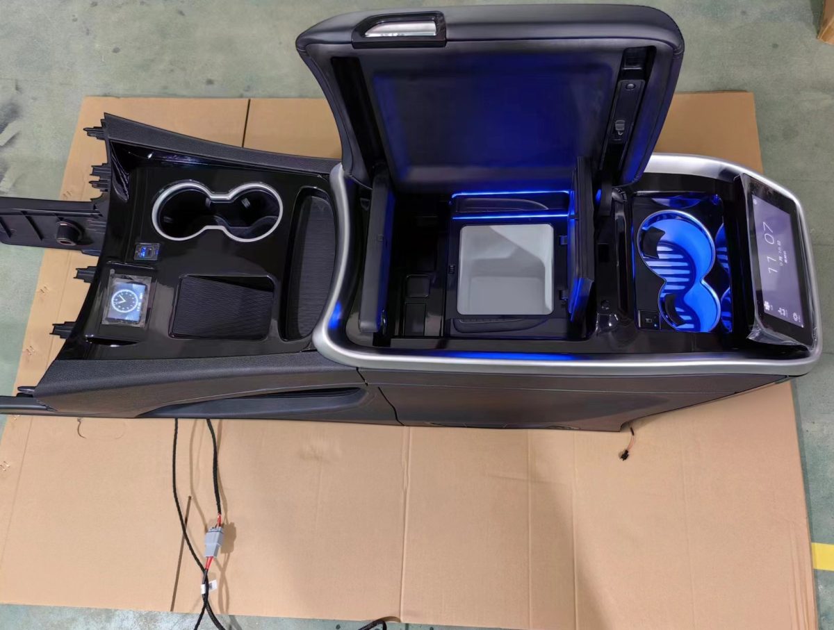 Mercedes V-Class premium center console