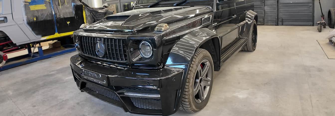 Side view of the 2016 ONYX Mercedes-Benz G63 before conversion to 6x6