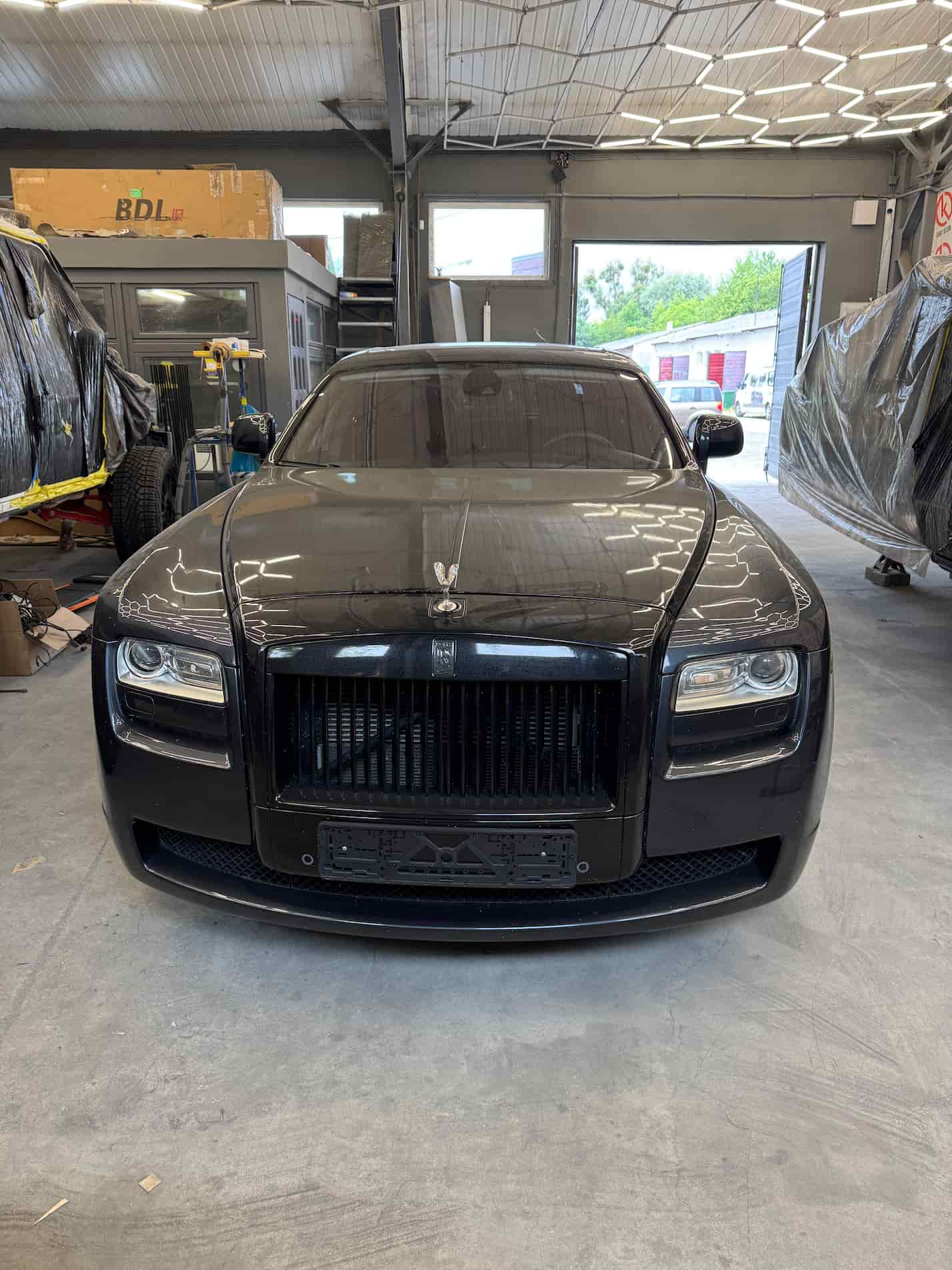 Rolls-Royce Ghost 2010 vandalism damage before restoration by Kubay Design