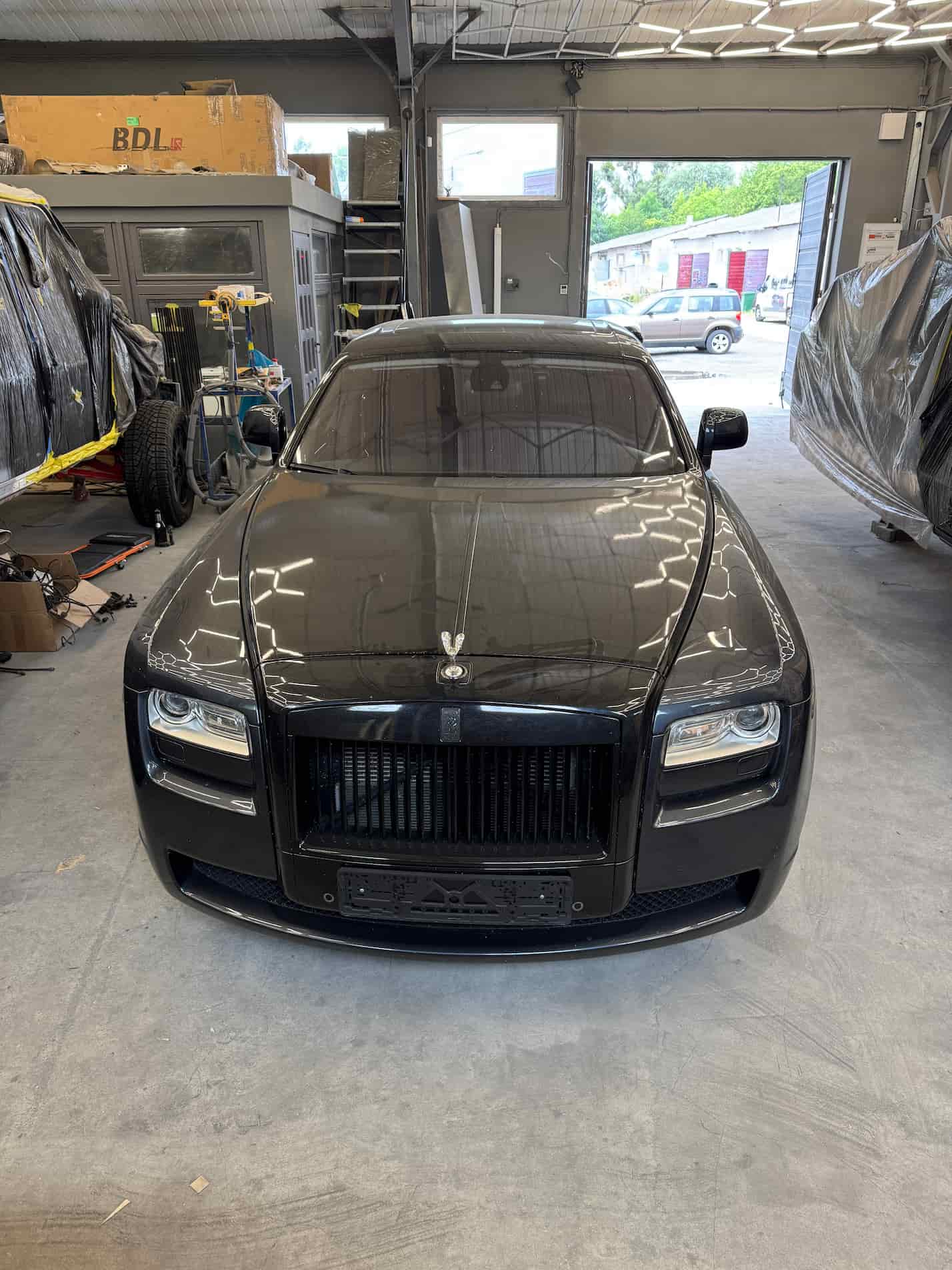 Rolls-Royce Ghost 2010 vandalism damage before restoration by Kubay Design